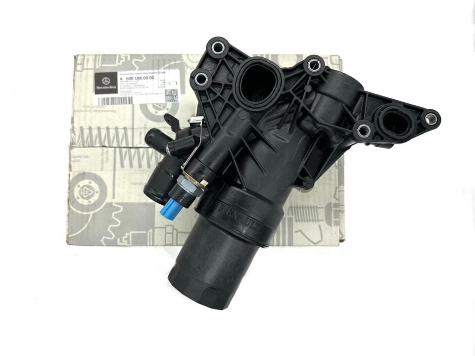 Mercedes A180d Cla 180d 1.5 Dci Adblue Motor Yağ Soğutucu A6081880000