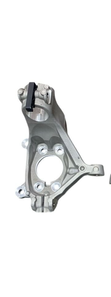 Sağ Ön Aks Taşıyıcı Renault Austral Rafale 1.2 E-Tech Hybrit 400144631R